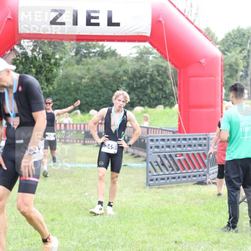 21.06.2026 - 29. Vierlanden-Triathlon Andreas Tolksdorf http://msf.ph/oto/9875600 21.06.2026 11:08:07 Ziel 349, 349 meine-sportfotos.de
