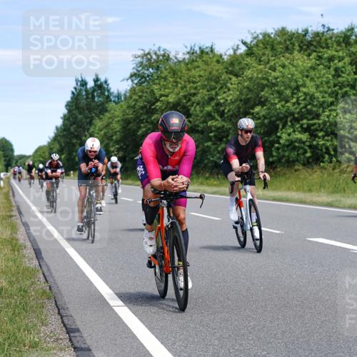 21.06.2026 - Viking Triathlon Michael Burmester http://msf.ph/oto/9875611 21.06.2026 12:52:35 Radfahren 63, 64, 75, 87, 89, 95, 118, 162, 198, 275, 302, 411, 459, 460, 464, 490, 522, 552, 619 meine-sportfotos.de