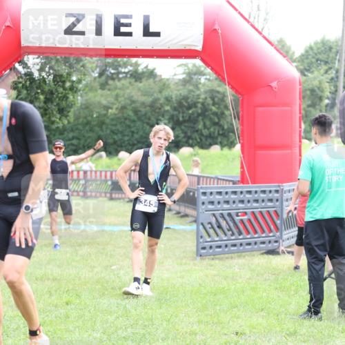 21.06.2026 - 29. Vierlanden-Triathlon Andreas Tolksdorf http://msf.ph/oto/9875612 21.06.2026 11:08:07 Ziel 349, 349 meine-sportfotos.de