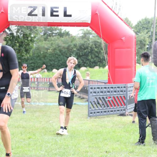 21.06.2026 - 29. Vierlanden-Triathlon Andreas Tolksdorf http://msf.ph/oto/9875619 21.06.2026 11:08:07 Ziel 349, 349 meine-sportfotos.de