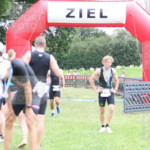 21.06.2026 - 29. Vierlanden-Triathlon Andreas Tolksdorf http://msf.ph/oto/9875657 21.06.2026 11:08:08 Ziel 349, 349 meine-sportfotos.de