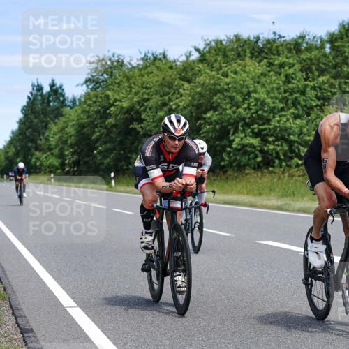 21.06.2026 - Viking Triathlon Michael Burmester http://msf.ph/oto/9875666 21.06.2026 12:52:38 Radfahren 63, 64, 75, 87, 89, 95, 118, 162, 269, 275, 302, 411, 459, 460, 464, 490, 522, 552 meine-sportfotos.de