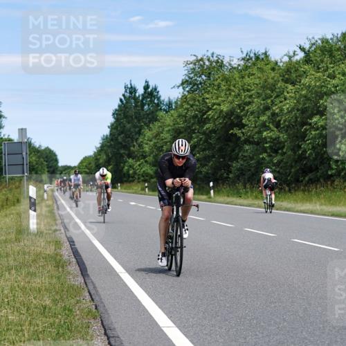 21.06.2026 - Viking Triathlon Michael Burmester http://msf.ph/oto/9875704 21.06.2026 12:52:42 Radfahren 75, 95, 118, 162, 269, 275, 302, 459, 460, 484, 490, 552 meine-sportfotos.de