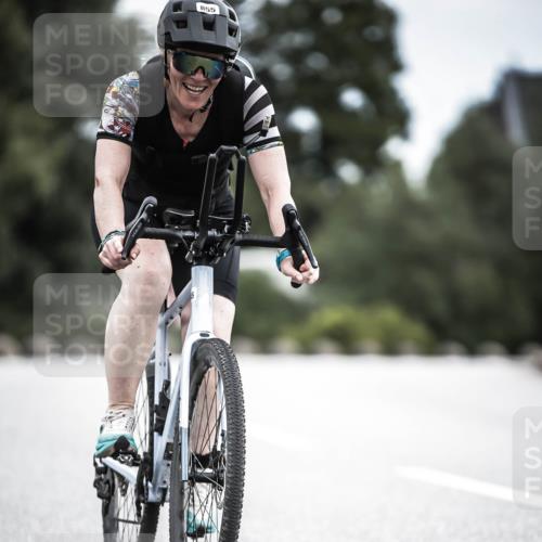 21.06.2026 - 29. Vierlanden-Triathlon H.Heesch http://msf.ph/oto/9875716 21.06.2026 12:24:01 Radfahren 780, 855 meine-sportfotos.de