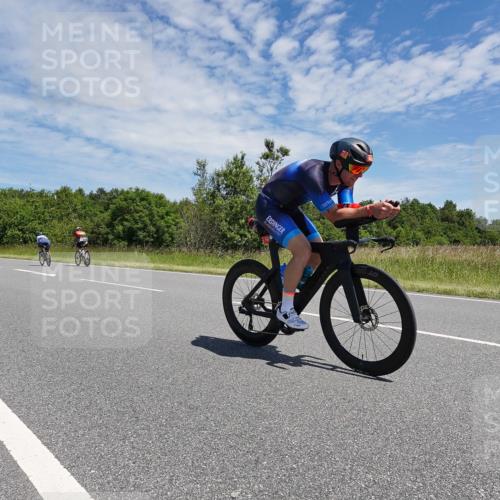 21.06.2026 - Viking Triathlon Michael Burmester http://msf.ph/oto/9875762 21.06.2026 13:11:21 Radfahren 313, 341, 424, 470, 561 meine-sportfotos.de