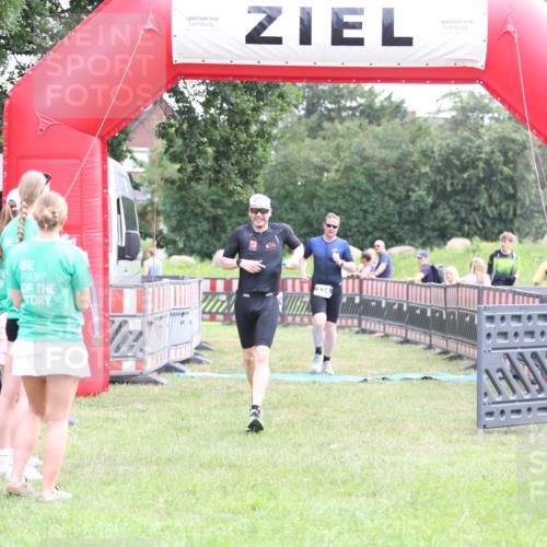 21.06.2026 - 29. Vierlanden-Triathlon Andreas Tolksdorf http://msf.ph/oto/9875779 21.06.2026 11:08:46 Ziel 324, 429, 324, 429 meine-sportfotos.de