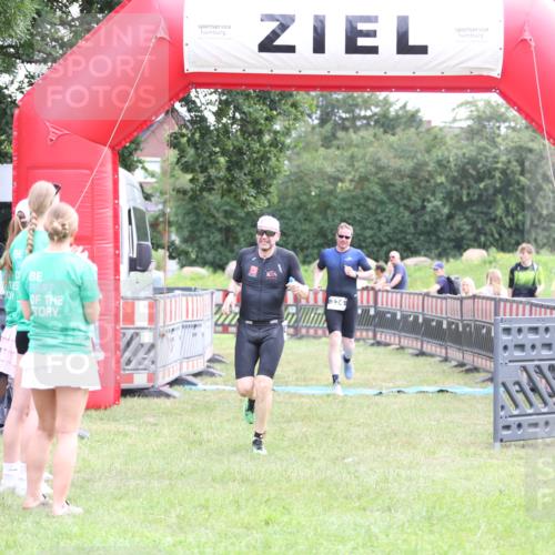 21.06.2026 - 29. Vierlanden-Triathlon Andreas Tolksdorf http://msf.ph/oto/9875813 21.06.2026 11:08:46 Ziel 324, 429, 324, 429 meine-sportfotos.de