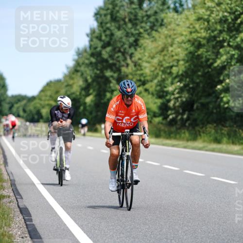 21.06.2026 - Viking Triathlon Michael Burmester http://msf.ph/oto/9875822 21.06.2026 12:53:08 Radfahren 24, 84, 97, 224, 305, 382, 431, 445, 484, 618 meine-sportfotos.de