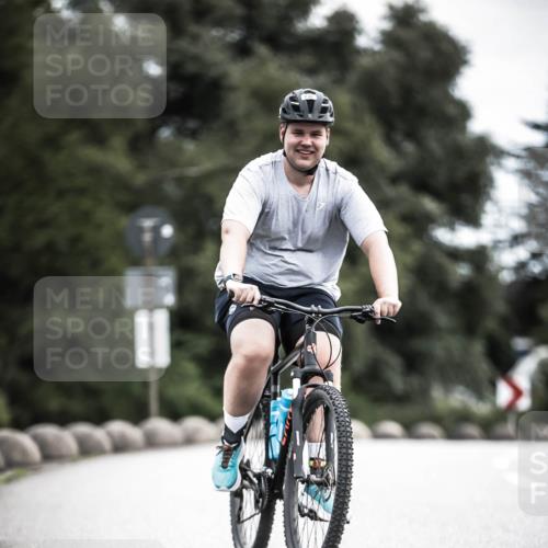21.06.2026 - 29. Vierlanden-Triathlon H.Heesch http://msf.ph/oto/9875847 21.06.2026 12:29:16 Radfahren 736, 761, 933, 951, 974 meine-sportfotos.de
