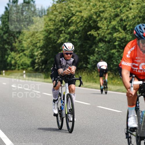 21.06.2026 - Viking Triathlon Michael Burmester http://msf.ph/oto/9875850 21.06.2026 12:53:10 Radfahren 24, 84, 97, 224, 305, 382, 431, 445, 618 meine-sportfotos.de