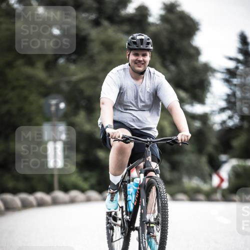 21.06.2026 - 29. Vierlanden-Triathlon H.Heesch http://msf.ph/oto/9875867 21.06.2026 12:29:16 Radfahren 736, 761, 933, 951, 974 meine-sportfotos.de