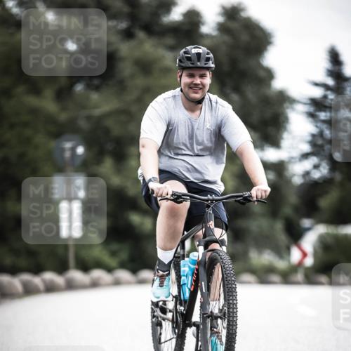 21.06.2026 - 29. Vierlanden-Triathlon H.Heesch http://msf.ph/oto/9875869 21.06.2026 12:29:16 Radfahren 736, 761, 933, 951, 974 meine-sportfotos.de