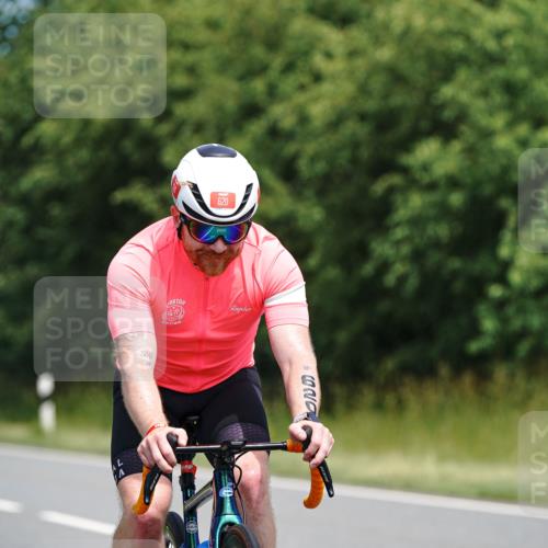 21.06.2026 - Viking Triathlon Michael Burmester http://msf.ph/oto/9875881 21.06.2026 12:53:21 Radfahren 97, 168, 237, 305, 431, 431, 445, 618, 652 meine-sportfotos.de