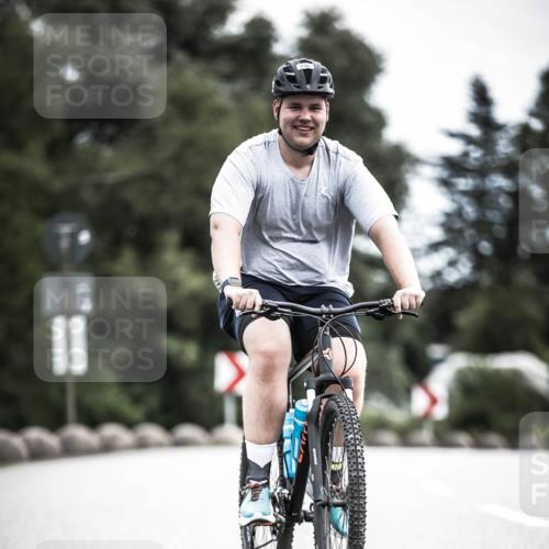 21.06.2026 - 29. Vierlanden-Triathlon H.Heesch http://msf.ph/oto/9875882 21.06.2026 12:29:16 Radfahren 736, 761, 933, 951, 974 meine-sportfotos.de