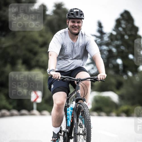 21.06.2026 - 29. Vierlanden-Triathlon H.Heesch http://msf.ph/oto/9875903 21.06.2026 12:29:16 Radfahren 736, 761, 933, 951, 974 meine-sportfotos.de