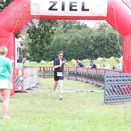 21.06.2026 - 29. Vierlanden-Triathlon Andreas Tolksdorf http://msf.ph/oto/9876002 21.06.2026 11:09:10 Ziel 306, 306 meine-sportfotos.de