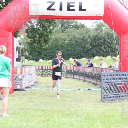 21.06.2026 - 29. Vierlanden-Triathlon Andreas Tolksdorf http://msf.ph/oto/9876010 21.06.2026 11:09:10 Ziel 306, 306 meine-sportfotos.de
