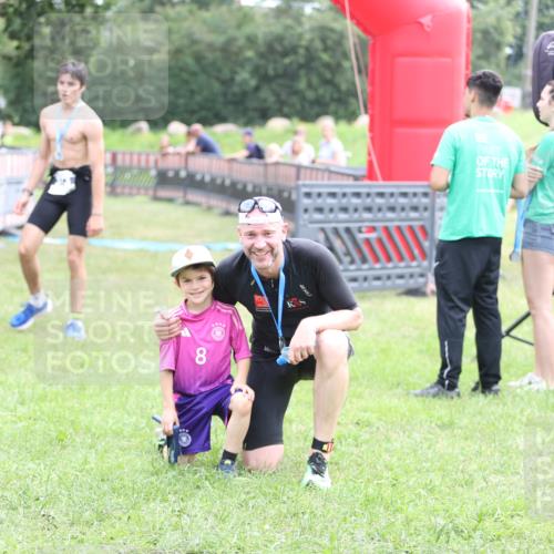 21.06.2026 - 29. Vierlanden-Triathlon Andreas Tolksdorf http://msf.ph/oto/9876197 21.06.2026 11:09:19 Ziel  meine-sportfotos.de