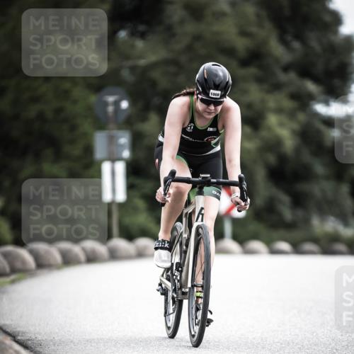 21.06.2026 - 29. Vierlanden-Triathlon H.Heesch http://msf.ph/oto/9876219 21.06.2026 12:32:53 Radfahren 755, 760, 1008, 1011, 1014 meine-sportfotos.de