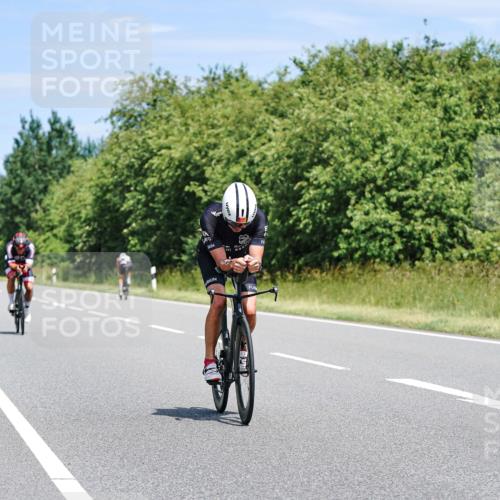 21.06.2026 - Viking Triathlon Michael Burmester http://msf.ph/oto/9876423 21.06.2026 12:55:23 Radfahren 111, 116, 344, 541 meine-sportfotos.de