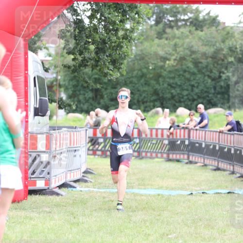 21.06.2026 - 29. Vierlanden-Triathlon Andreas Tolksdorf http://msf.ph/oto/9876501 21.06.2026 11:10:18 Ziel  meine-sportfotos.de