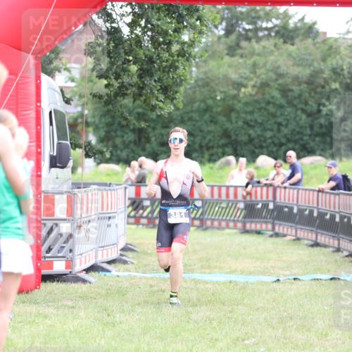 21.06.2026 - 29. Vierlanden-Triathlon Andreas Tolksdorf http://msf.ph/oto/9876509 21.06.2026 11:10:18 Ziel  meine-sportfotos.de