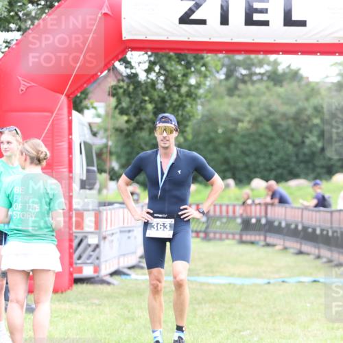 21.06.2026 - 29. Vierlanden-Triathlon Andreas Tolksdorf http://msf.ph/oto/9876563 21.06.2026 11:10:38 Ziel  meine-sportfotos.de