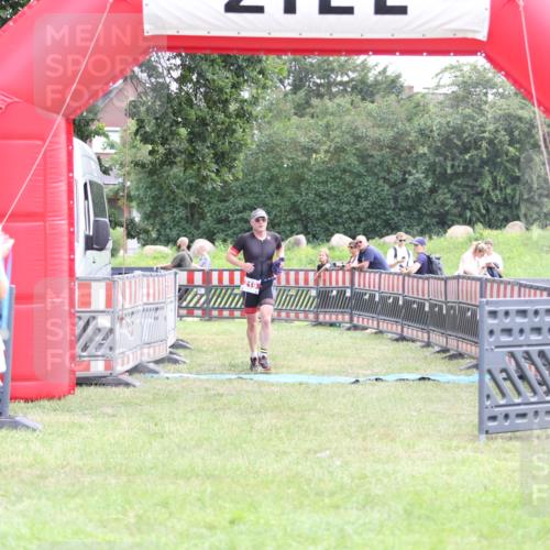21.06.2026 - 29. Vierlanden-Triathlon Andreas Tolksdorf http://msf.ph/oto/9876696 21.06.2026 11:10:58 Ziel 219, 354, 424, 219, 354, 424 meine-sportfotos.de