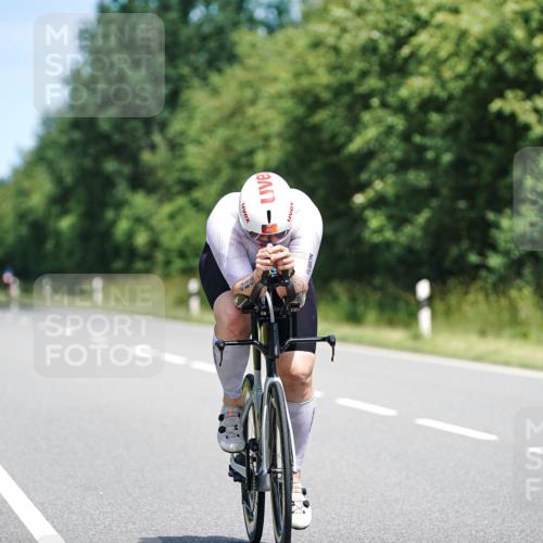 21.06.2026 - Viking Triathlon Michael Burmester http://msf.ph/oto/9876722 21.06.2026 12:56:36 Radfahren 113, 255, 357, 489 meine-sportfotos.de