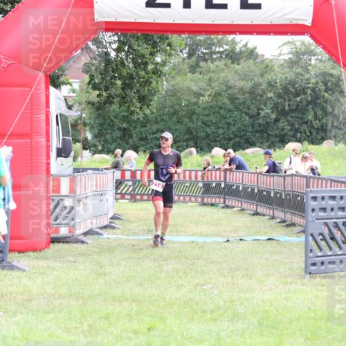 21.06.2026 - 29. Vierlanden-Triathlon Andreas Tolksdorf http://msf.ph/oto/9876744 21.06.2026 11:10:59 Ziel 219, 354, 424, 219, 354, 424 meine-sportfotos.de