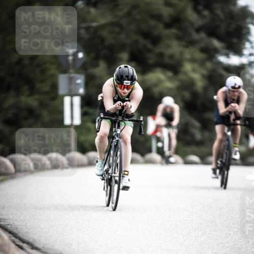 21.06.2026 - 29. Vierlanden-Triathlon H.Heesch http://msf.ph/oto/9876771 21.06.2026 12:33:54 Radfahren 879, 968, 985, 1002, 1006, 1007 meine-sportfotos.de