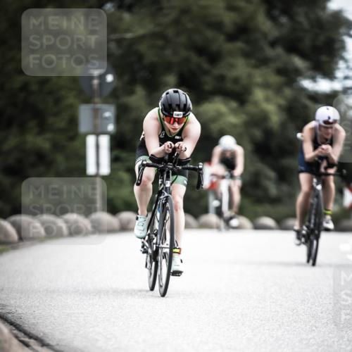21.06.2026 - 29. Vierlanden-Triathlon H.Heesch http://msf.ph/oto/9876775 21.06.2026 12:33:54 Radfahren 879, 968, 985, 1002, 1006, 1007 meine-sportfotos.de