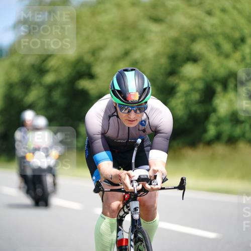 21.06.2026 - Viking Triathlon Michael Burmester http://msf.ph/oto/9876826 21.06.2026 12:57:38 Radfahren 77, 77, 85, 88, 93, 141, 199, 274, 304, 315, 393, 492, 497, 513, 571 meine-sportfotos.de