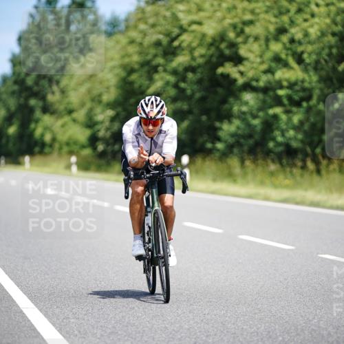 21.06.2026 - Viking Triathlon Michael Burmester http://msf.ph/oto/9876844 21.06.2026 12:57:42 Radfahren 77, 77, 85, 88, 141, 199, 274, 301, 304, 315, 393, 497, 513, 559, 571 meine-sportfotos.de