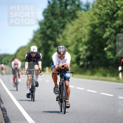 21.06.2026 - Viking Triathlon Michael Burmester http://msf.ph/oto/9876903 21.06.2026 12:57:54 Radfahren 77, 88, 301, 303, 304, 513, 559, 571, 571, 601 meine-sportfotos.de