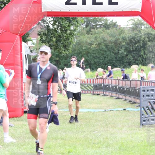 21.06.2026 - 29. Vierlanden-Triathlon Andreas Tolksdorf http://msf.ph/oto/9876930 21.06.2026 11:11:10 Ziel 354, 424, 354, 424 meine-sportfotos.de