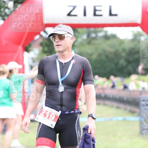 21.06.2026 - 29. Vierlanden-Triathlon Andreas Tolksdorf http://msf.ph/oto/9876944 21.06.2026 11:11:14 Ziel 354, 354 meine-sportfotos.de
