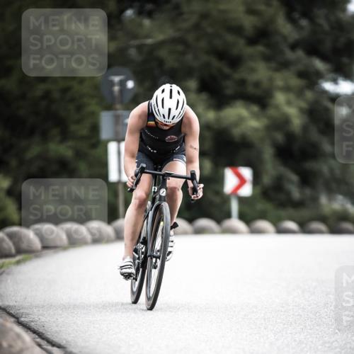 21.06.2026 - 29. Vierlanden-Triathlon H.Heesch http://msf.ph/oto/9876957 21.06.2026 12:34:03 Radfahren 804, 929, 1002, 1015 meine-sportfotos.de