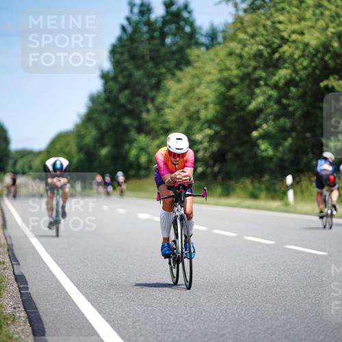 21.06.2026 - Viking Triathlon Michael Burmester http://msf.ph/oto/9876959 21.06.2026 12:58:08 Radfahren 96, 303, 562, 571, 601 meine-sportfotos.de