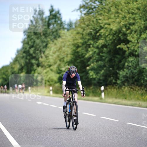 21.06.2026 - Viking Triathlon Michael Burmester http://msf.ph/oto/9876985 21.06.2026 12:58:23 Radfahren 96, 96, 167, 244, 298, 562, 646 meine-sportfotos.de
