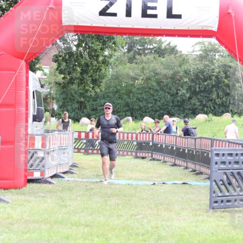 21.06.2026 - 29. Vierlanden-Triathlon Andreas Tolksdorf http://msf.ph/oto/9877034 21.06.2026 11:11:37 Ziel 336, 395, 336, 395 meine-sportfotos.de