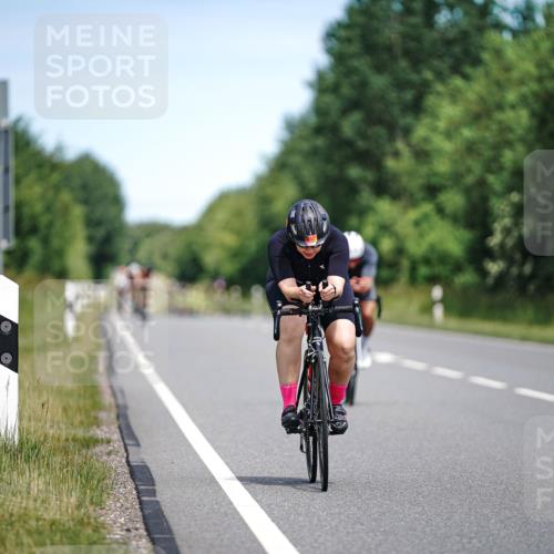 21.06.2026 - Viking Triathlon Michael Burmester http://msf.ph/oto/9877062 21.06.2026 12:58:59 Radfahren 69, 127, 528, 557 meine-sportfotos.de