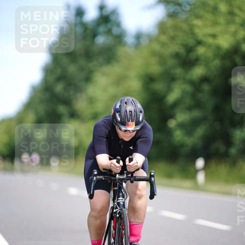 21.06.2026 - Viking Triathlon Michael Burmester http://msf.ph/oto/9877070 21.06.2026 12:59:00 Radfahren 69, 127, 528, 557 meine-sportfotos.de