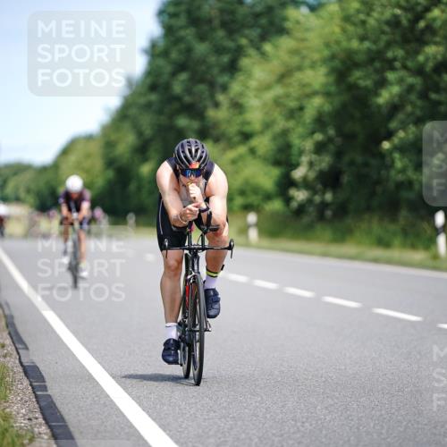 21.06.2026 - Viking Triathlon Michael Burmester http://msf.ph/oto/9877089 21.06.2026 12:59:08 Radfahren 69, 127, 493, 528, 557 meine-sportfotos.de