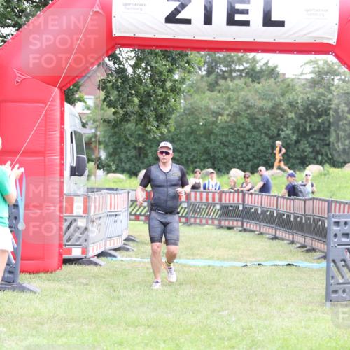 21.06.2026 - 29. Vierlanden-Triathlon Andreas Tolksdorf http://msf.ph/oto/9877105 21.06.2026 11:11:38 Ziel 336, 395, 336, 395 meine-sportfotos.de