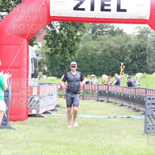21.06.2026 - 29. Vierlanden-Triathlon Andreas Tolksdorf http://msf.ph/oto/9877112 21.06.2026 11:11:38 Ziel 336, 395, 336, 395 meine-sportfotos.de