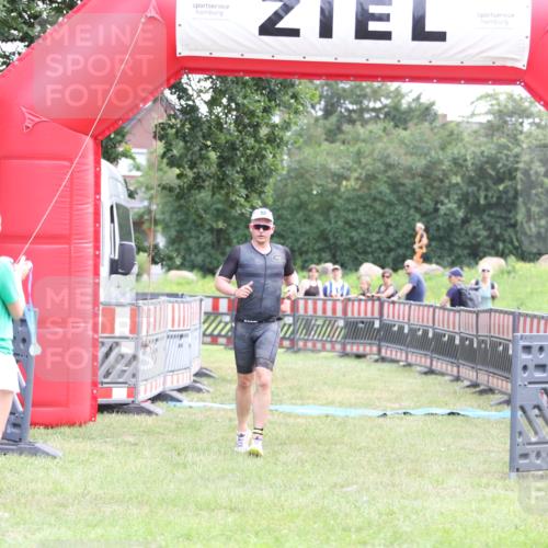 21.06.2026 - 29. Vierlanden-Triathlon Andreas Tolksdorf http://msf.ph/oto/9877129 21.06.2026 11:11:38 Ziel 336, 395, 336, 395 meine-sportfotos.de