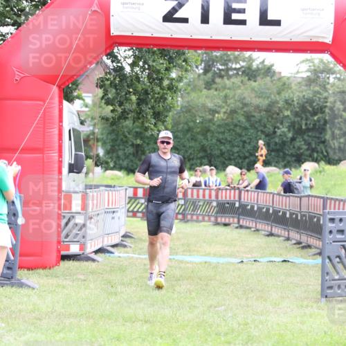 21.06.2026 - 29. Vierlanden-Triathlon Andreas Tolksdorf http://msf.ph/oto/9877136 21.06.2026 11:11:38 Ziel 336, 395, 336, 395 meine-sportfotos.de