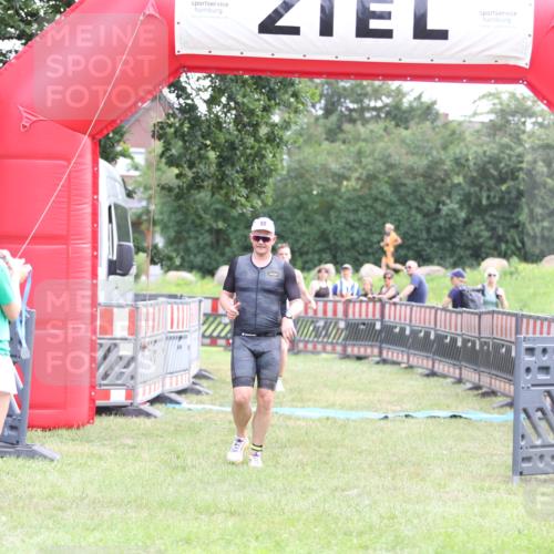 21.06.2026 - 29. Vierlanden-Triathlon Andreas Tolksdorf http://msf.ph/oto/9877172 21.06.2026 11:11:39 Ziel 336, 395, 336, 395 meine-sportfotos.de