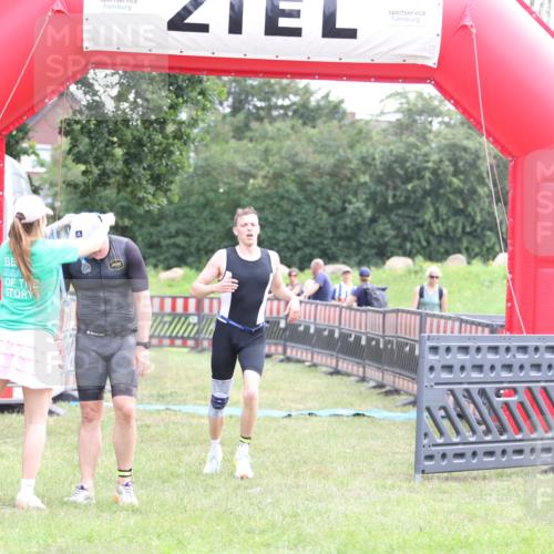 21.06.2026 - 29. Vierlanden-Triathlon Andreas Tolksdorf http://msf.ph/oto/9877225 21.06.2026 11:11:41 Ziel 336, 395, 336, 395 meine-sportfotos.de
